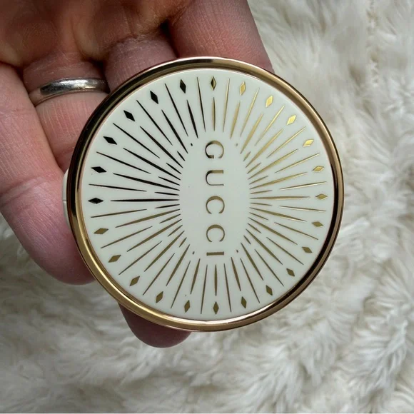 Gucci Glow Blush bright pink 04 - Picture 3 of 4